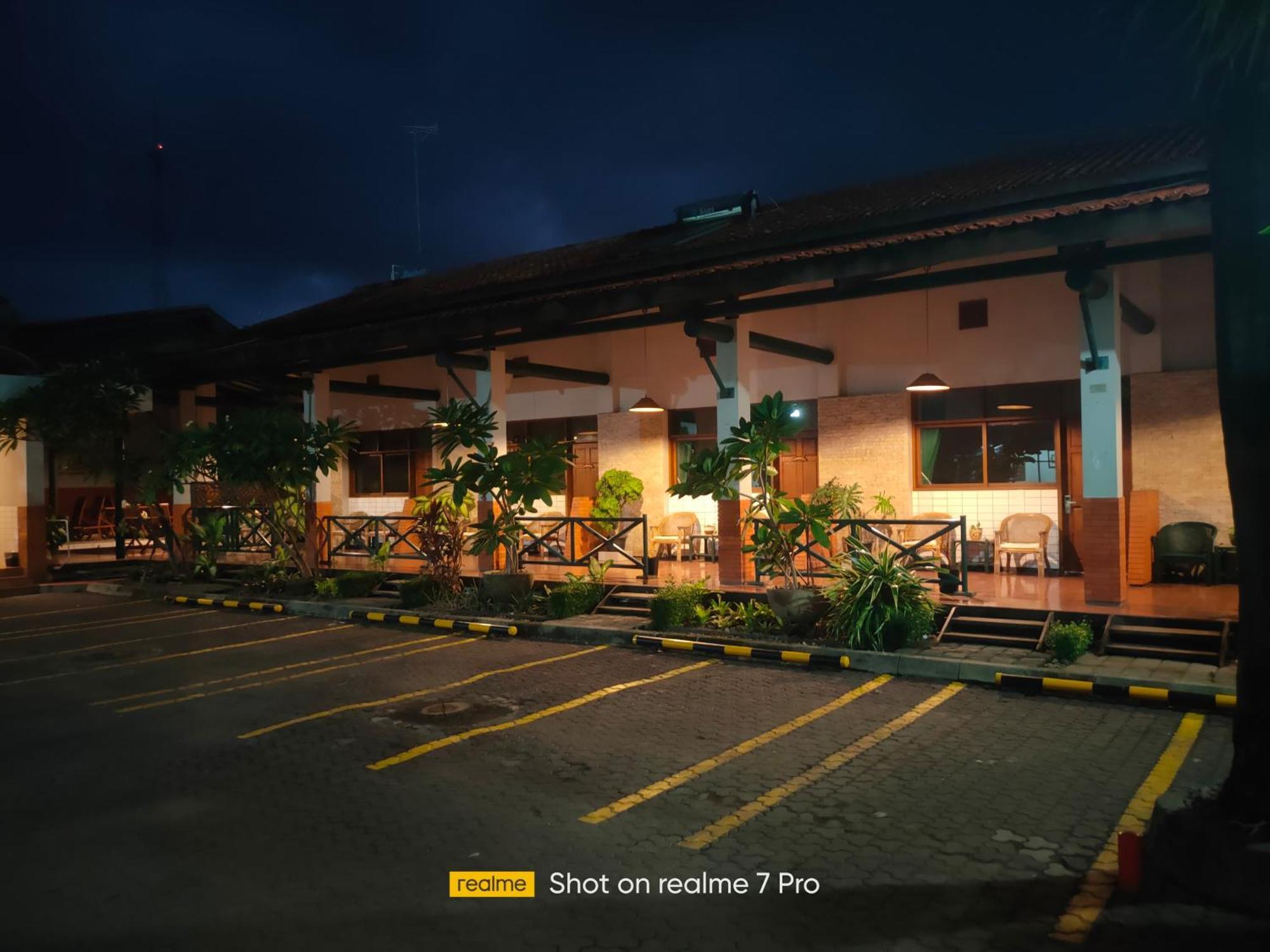 Hotel Aneka Baru Sleman  Εξωτερικό φωτογραφία