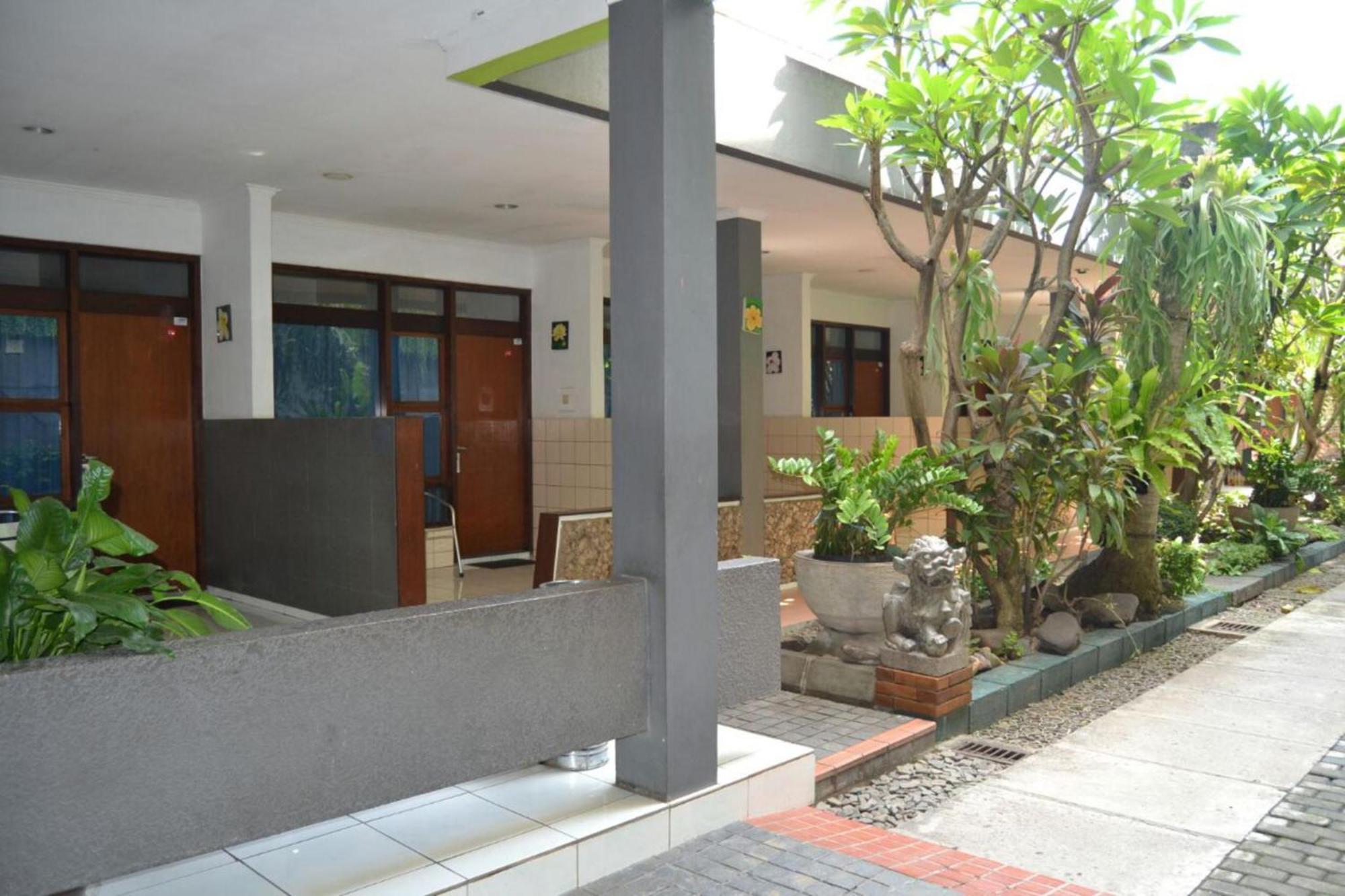 Hotel Aneka Baru Sleman  Εξωτερικό φωτογραφία